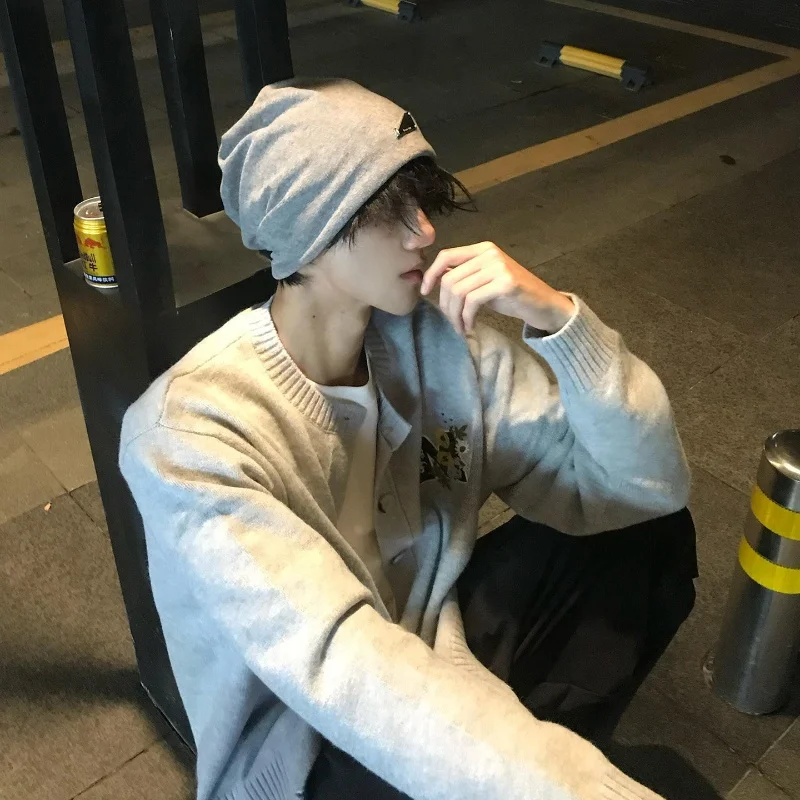Men's Triangle Logo Knitted Hat Warm Ear Protection Autumn Winter Travel Sweater Paired Pile up Versatile Face Enhancing Hat
