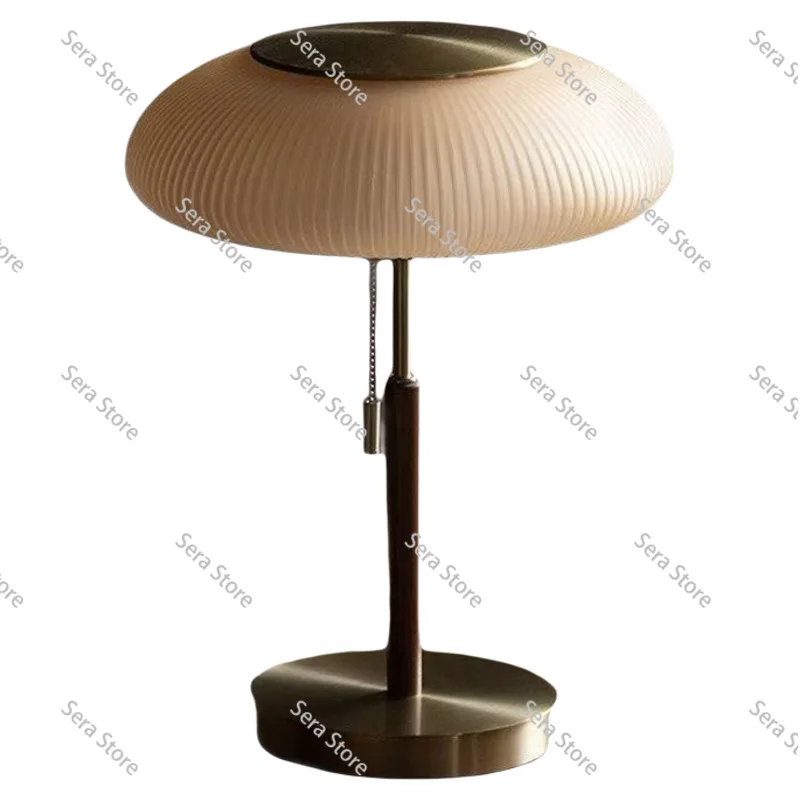 lampada-da-tavolo-moderna-di-lusso-in-stile-nordico-lampada-minimalista-di-design-per-camera-da-letto-lampada-decorativa-creativa-in-vetro-di-alta-gamma-per-soggiorno