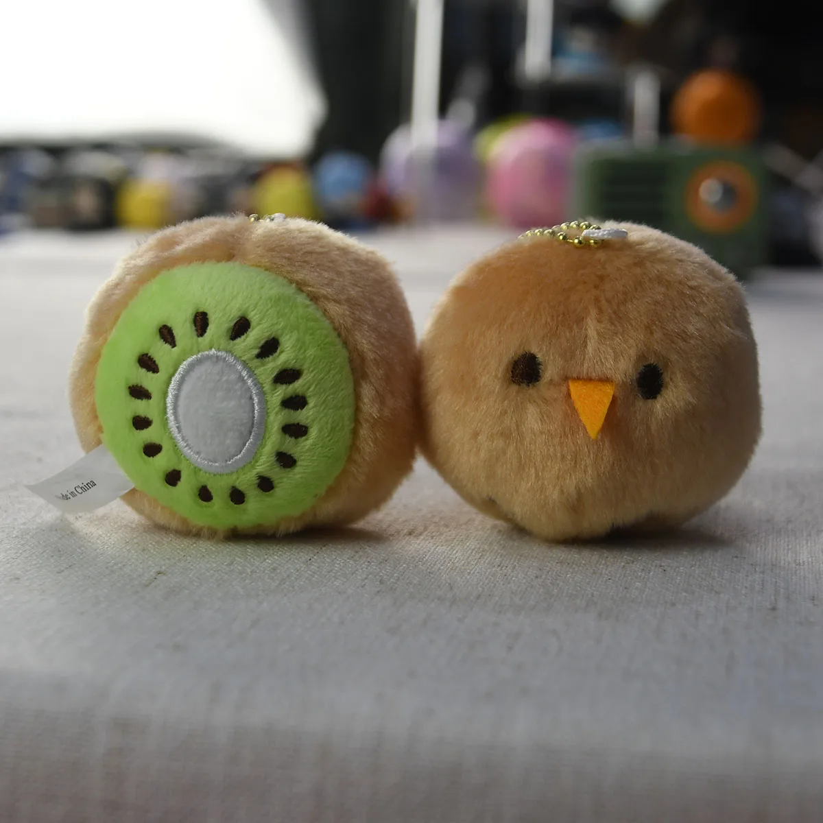Yell world Oryginalne zabawki na kapsułki kawaii urocze kiwi? Maskotka BC kiwifruit ptak wypchana zabawka pluszowa lalka brelok do kluczy