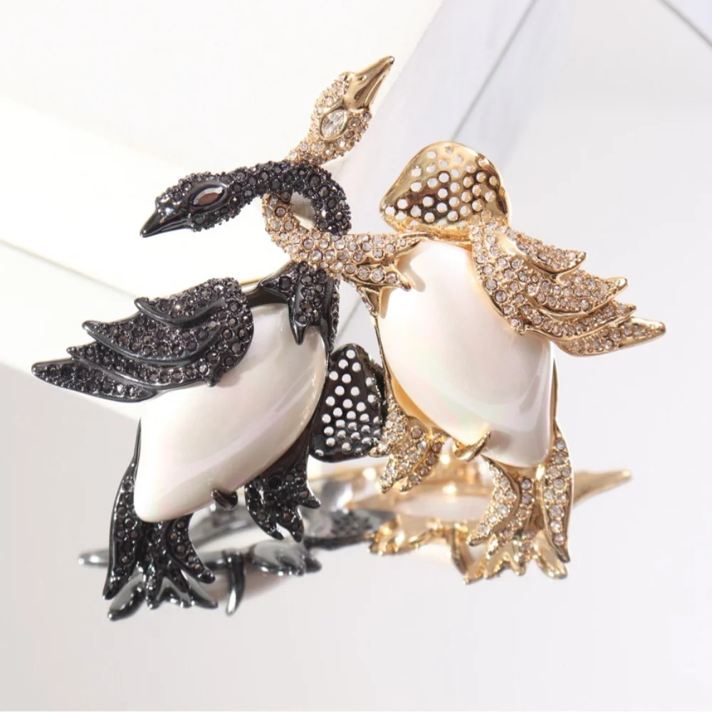 European and American Genius Designers Design and Create Fashionable and Casual Swan Series Full Diamond Brooches