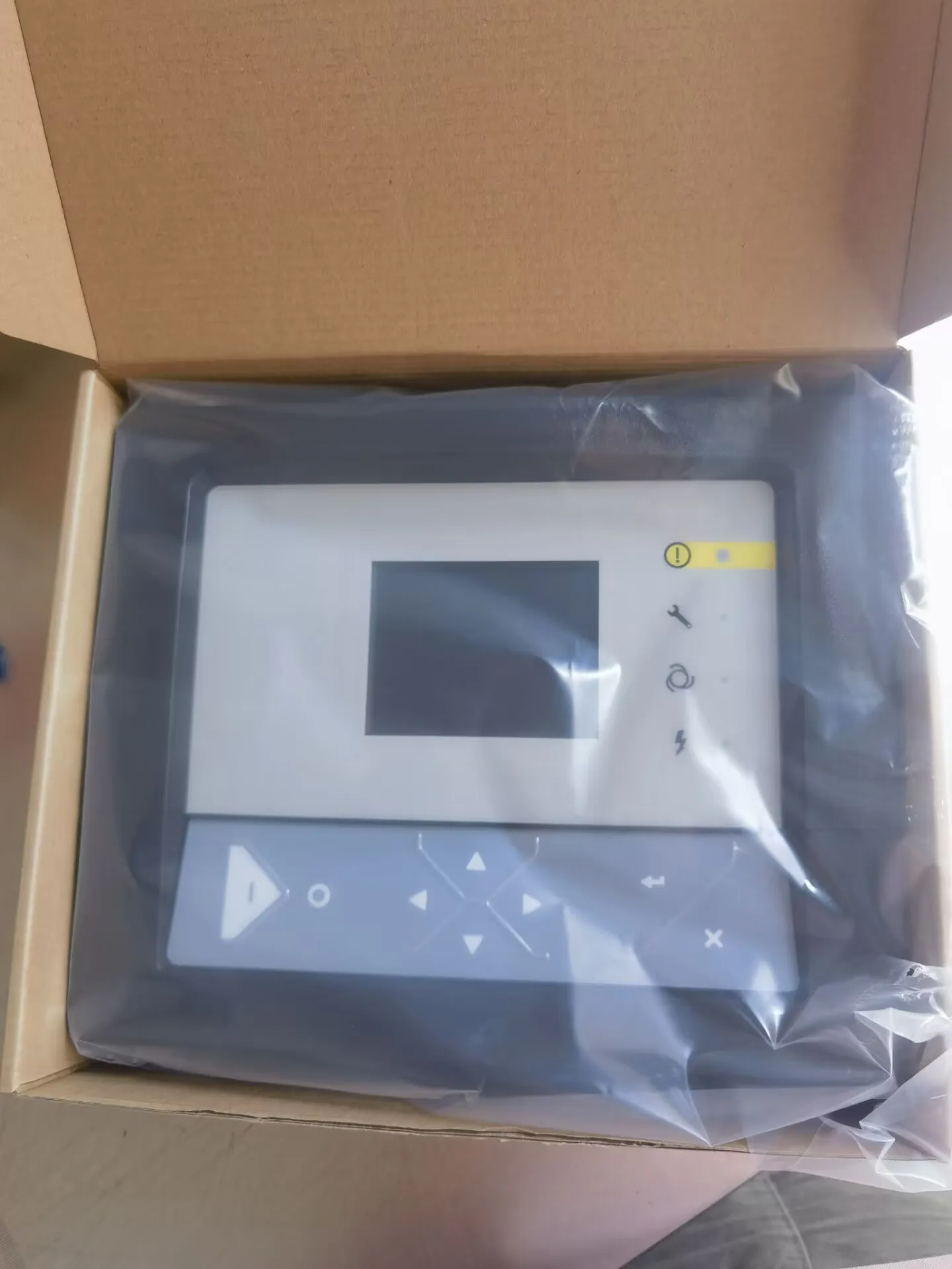 P1900520022 Air Compressor Controller Factory Replacement For Atlas Copco Elektronikon MK5 Graphic Plus For Medical Equipment