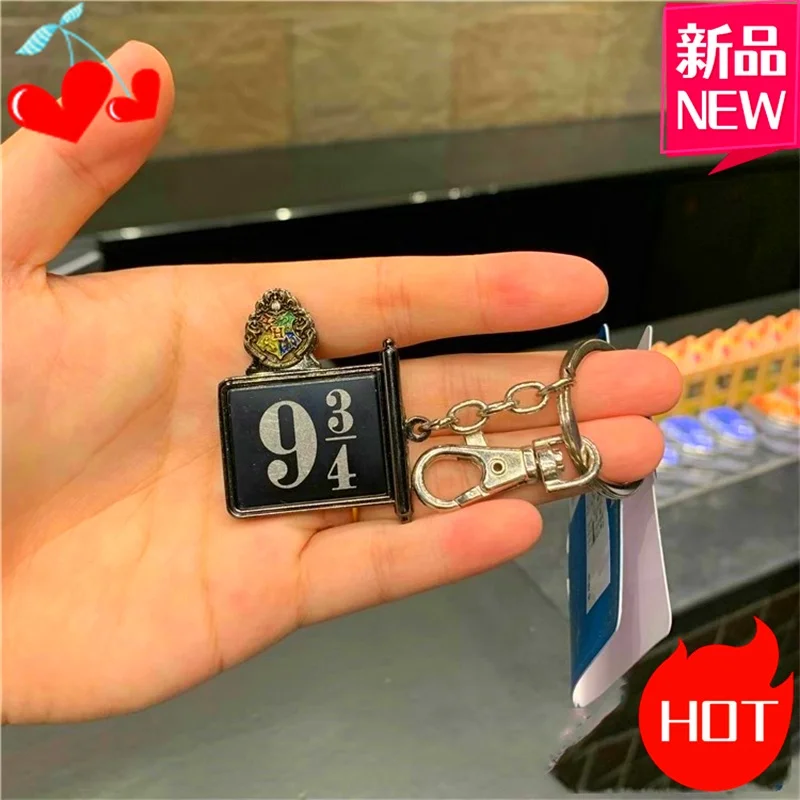 سلسلة مفاتيح الساعة الرملية الرسمية لحديقة فيلم بكين هيرميون #5