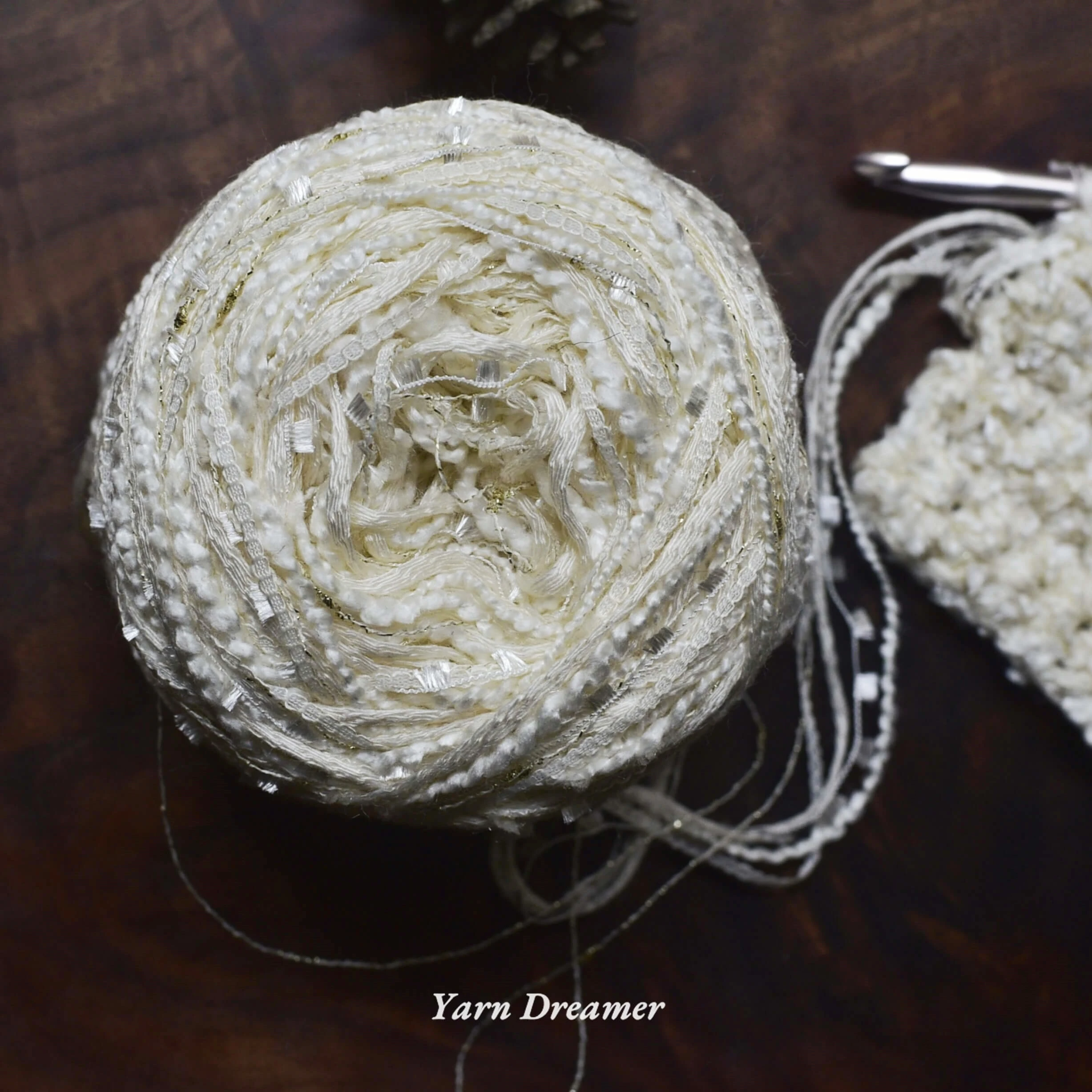 

Tweed Style Crochet Yarn 100g White Gold Glitter Yarn for Crochet Thread Thick Knitting Yarn Art Sequin Yarns