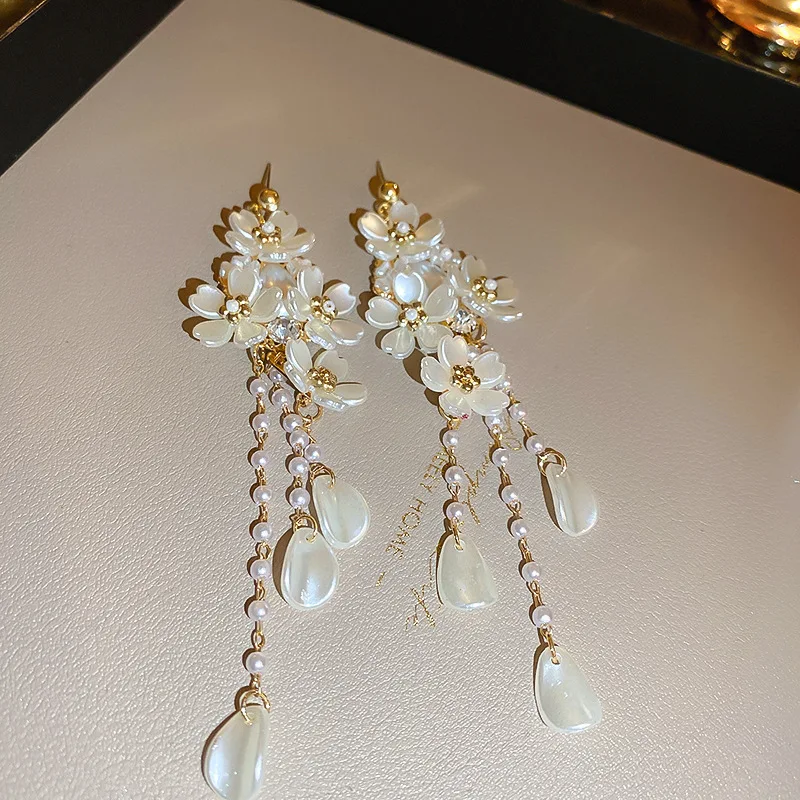 Rhinestone Pearl Tassel Earrings for Women French Romantic Flower Drop Earring Commute Exquisite charms Jewelry Wholesale