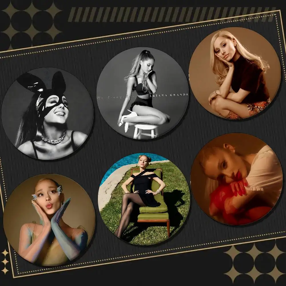 Sänger A-Ariana-G-Grande Abzeichen Anstecknadeln Anstecknadeln Hutnadeln Broschen Geschenke Dekor Rucksäcke