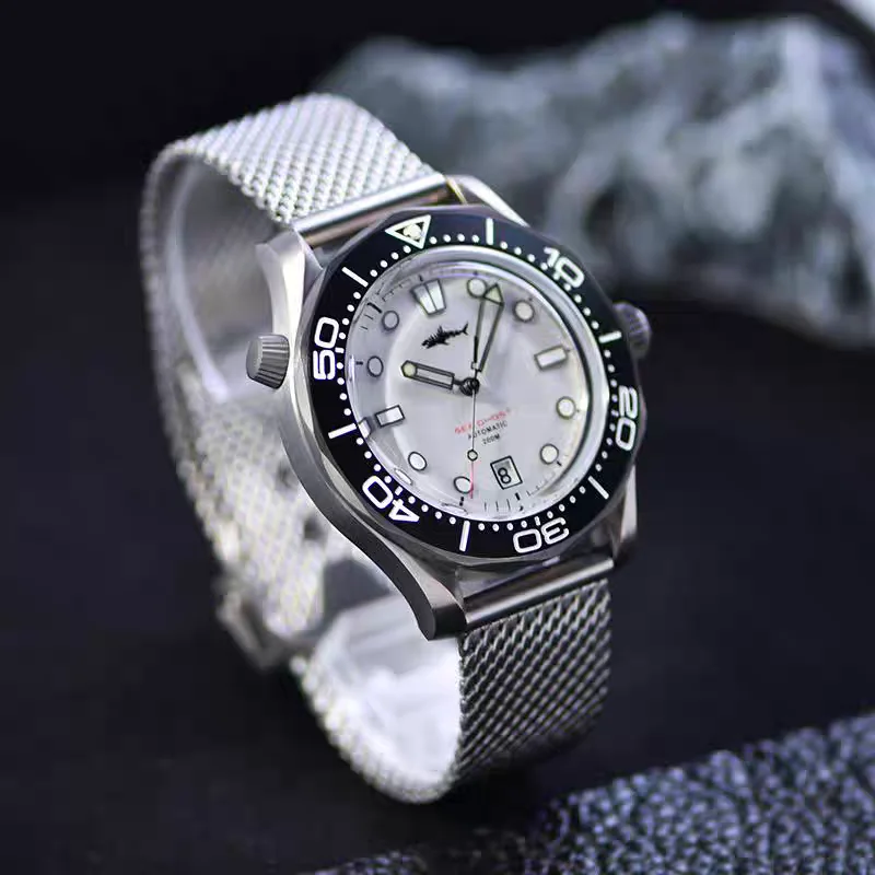HEIMDALLR Herren-Automatikuhr, Titangehäuse, mechanische Armbanduhr, 200 m wasserdicht, leuchtende Saphir-Keramik-Lünette, NH35, Militär