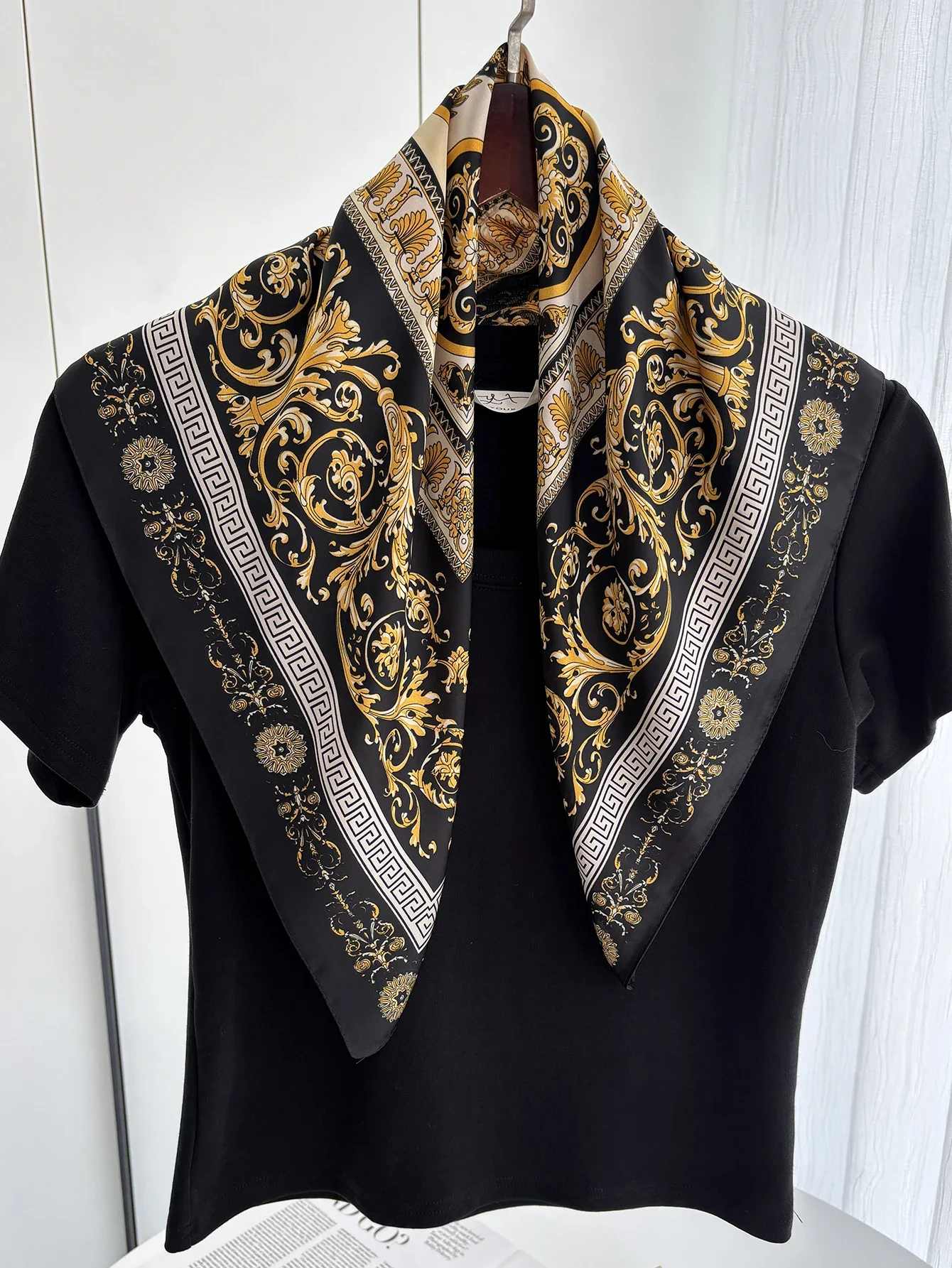 70cm 여성용 소프트 새틴 스퀘어 스카프 꽃 프린트 랩 풀라 드 손수건 두건 넥 헤어 스키니 타이 스카프 Shawls