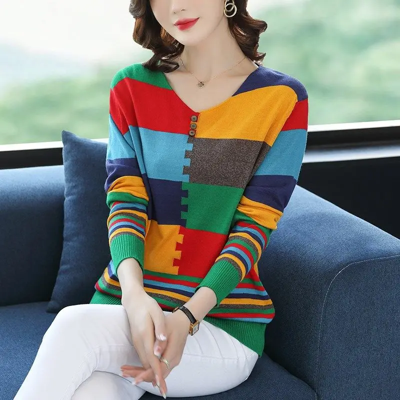 Casual V-Neck Contrasting Colors Striped Sweaters Autumn Winter New Fashion Button Long Sleeve Knitted Jumpers Women\'s Clothing