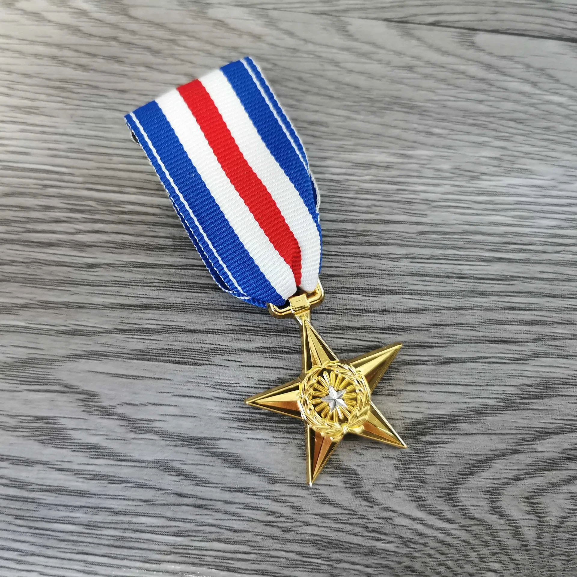 Estrella de celebración americana de alta calidad, medalla militar de estrella plateada, medalla de estrella de bronce, medalla conmemorativa de imitación, regalo