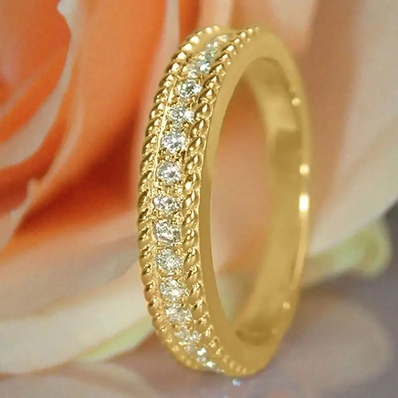 Huitan Goldfarbener Luxus-Damenring mit eingelegtem, hellem Zirkonia, einfaches, vielseitiges Accessoire für Hochzeit, Mode, Party, Schmuck