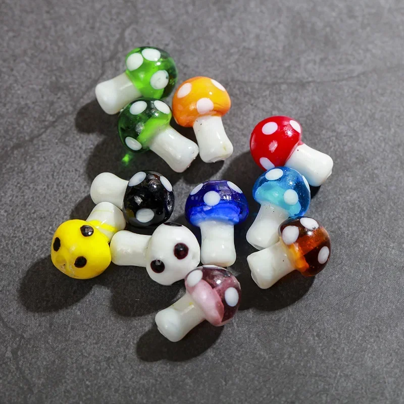 ZW06 10 قطعة 14 مللي متر متعة صغيرة صغيرة الكرتون الملونة بقعة الزجاج رائعة الفطر الخرز الخرز قلادة سوار صنع المجوهرات