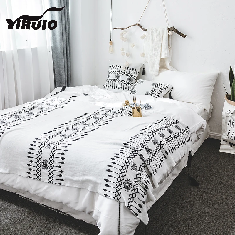 

YIRUIO Ethnic Style Geometric Pattern Blanket White Black Two-side Use Tassels Decorative Bed Sofa Cotton Knitted Throw Blankets