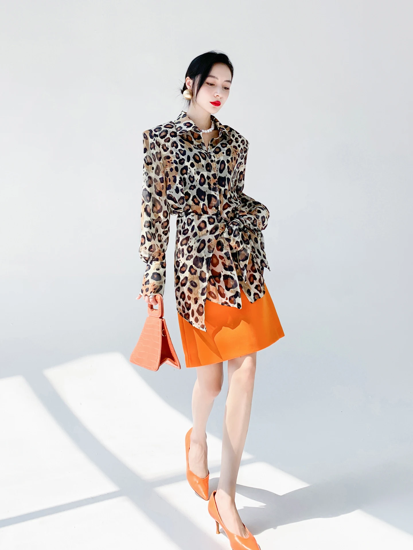 

AKSAYA Loose Long Sleeve Leopard Print Belted Women's Shirt Vintage Style Slimming Midi Shirt Spring Summer Fashion