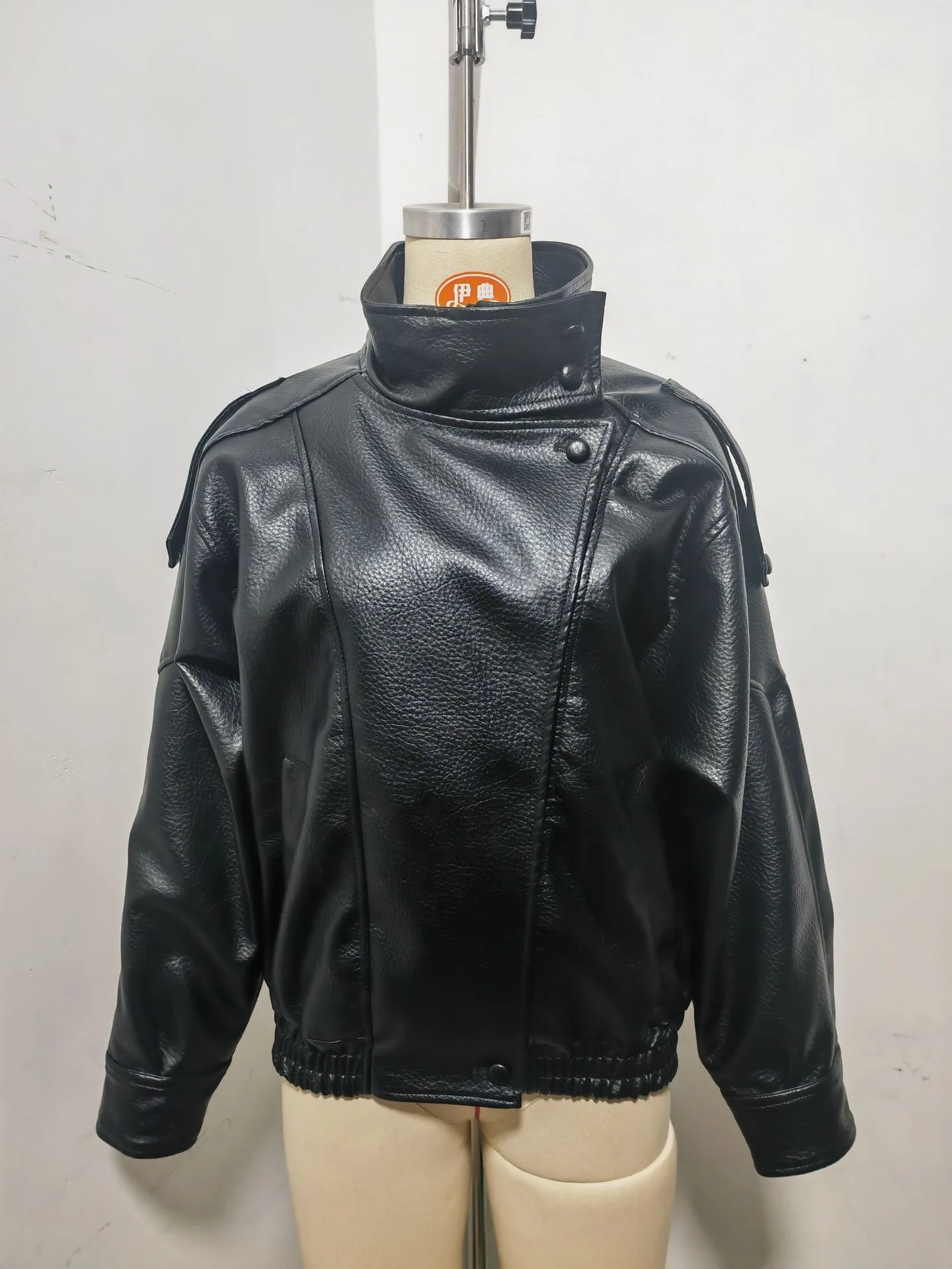 Women's Jacket 2026 Autumn New Black Long Sleeve Pebble Faux Leather Jacket Motorcycle Style Personality Fashion