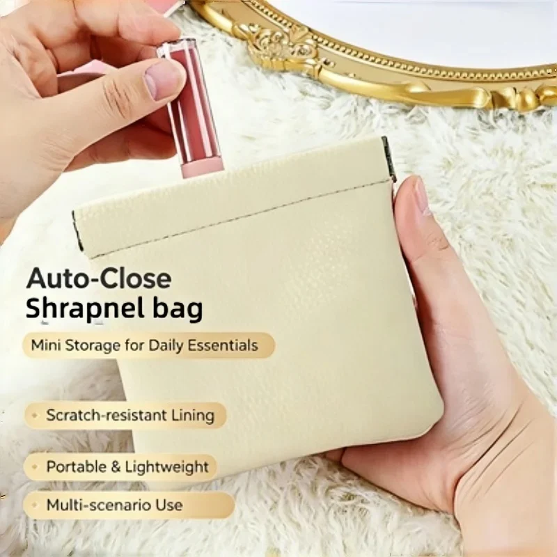 A pair of portable coin purses, clutch purses, cosmetic bills, sundries storage bags, shrapnel coin purses, random colors.