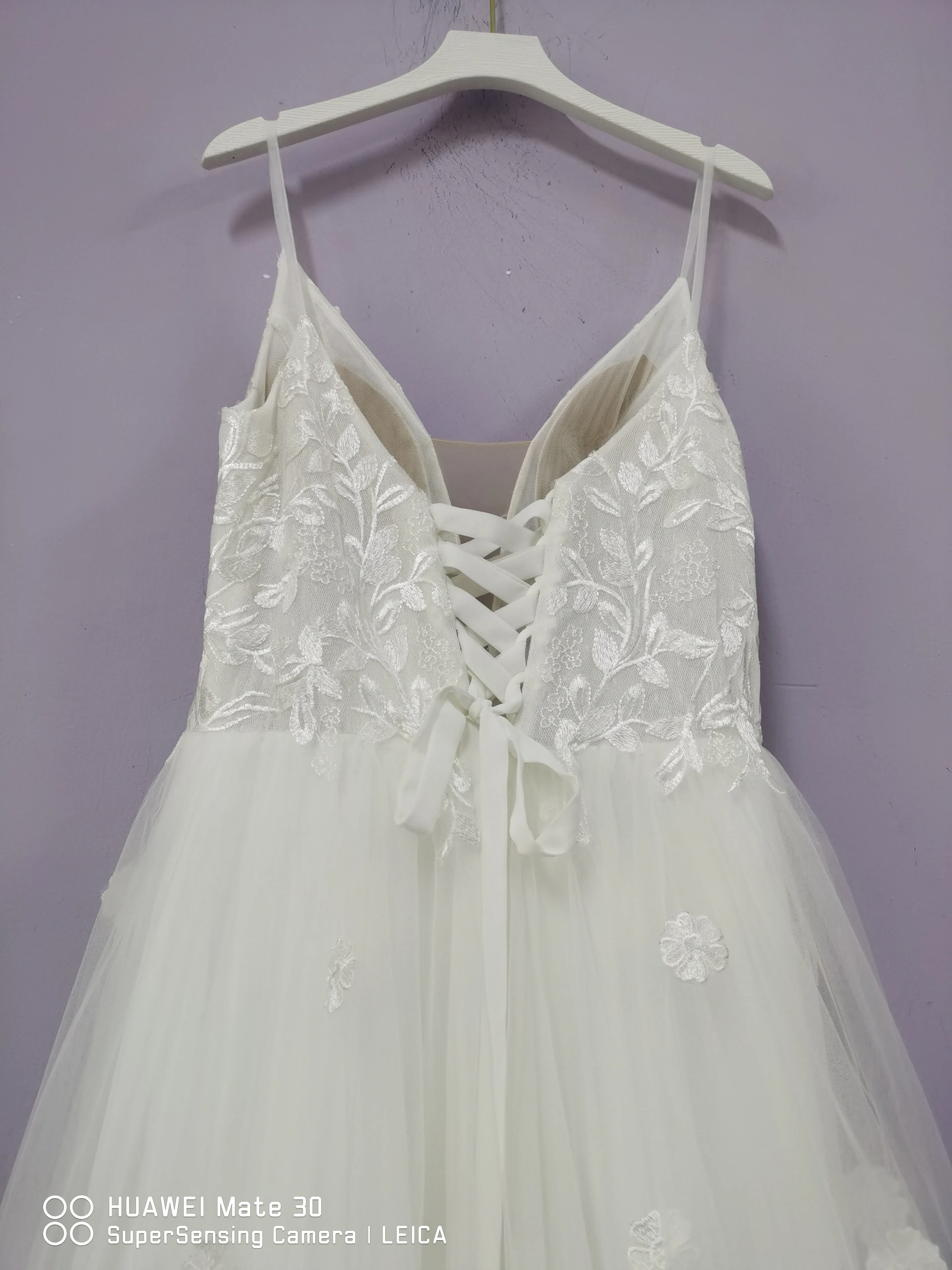 Biaya Kustomisasi Gaun Pengantin