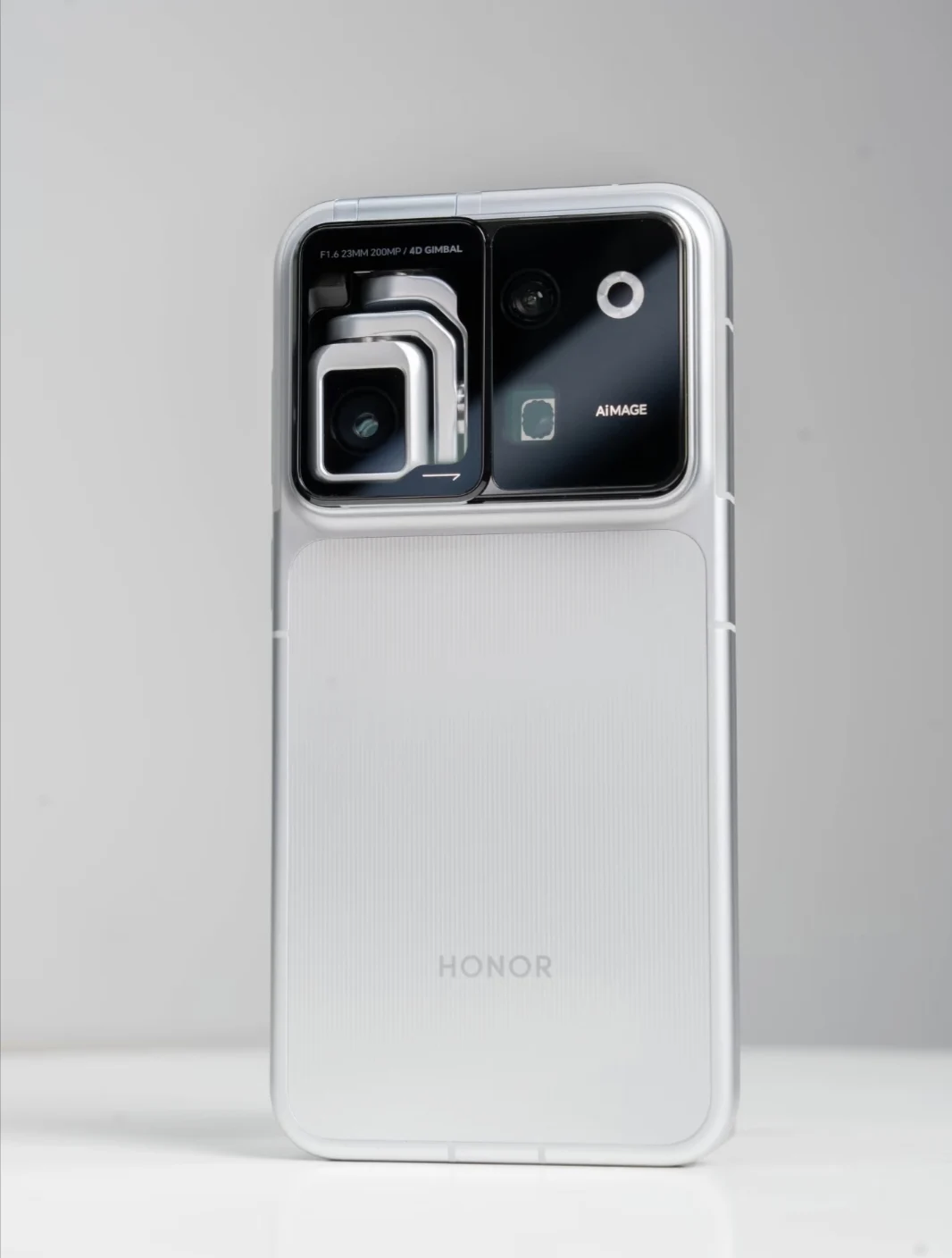 New China Version Honor Robot Phone Snapdragon®️8 Gen5 6.31inch OLED 120Hz 200MP 7060Mah 120W Fast Charger NFC OTA Google Play