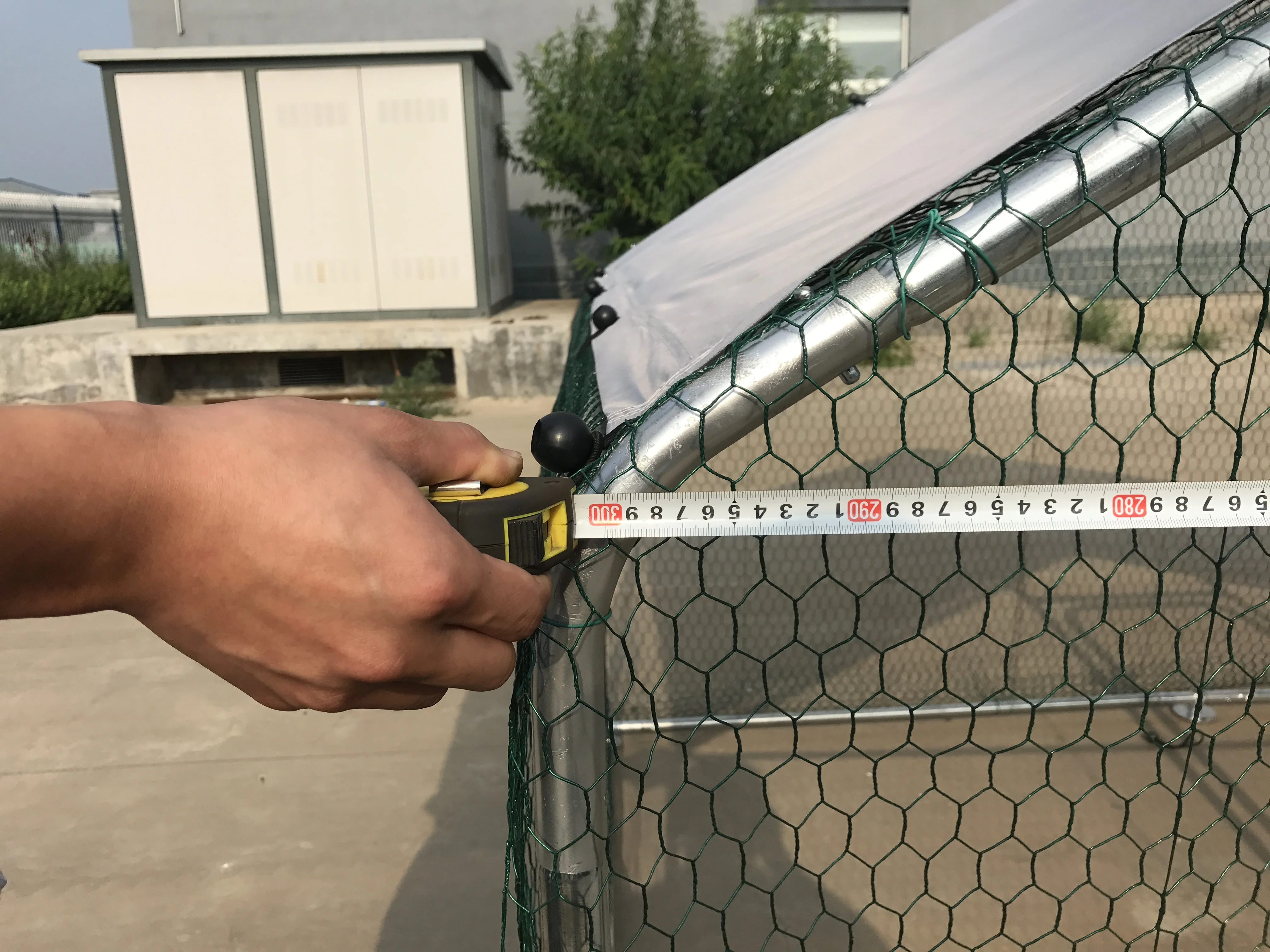 Metal Wire Mesh Cheap Chicken Coop  Walkin House Use for Backyard