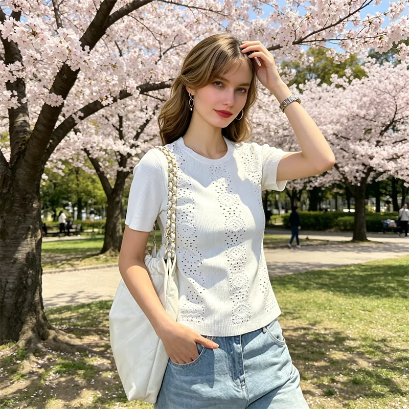 Summer New Style Round Neck Short-Sleeved T-Shirt for Women, Loose Slimming Top, Fashionable Age-Reducing Top for Women
