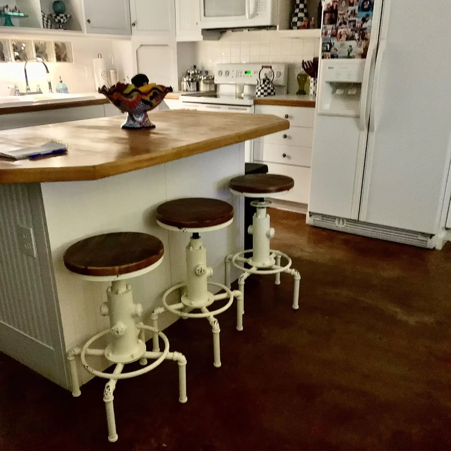 [Best Seller, Limited Stock!]Aged Antique Vintage Industrial Barstool Solid Wood Water Pipe Cafe Coffee Industrial Bar Stool Set