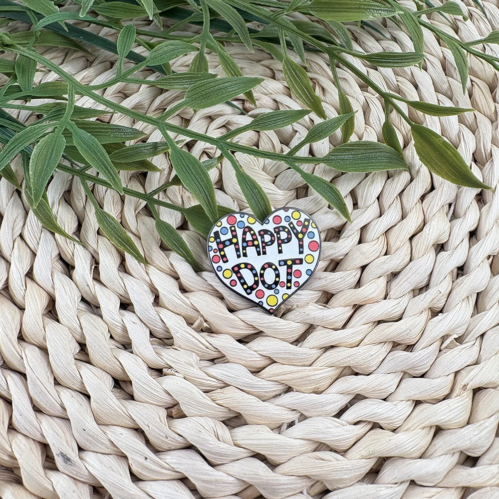 Happy Dot Herz Emaille-Pin Bunte Polka-Brosche Niedliche Lustige Anstecknadel aus der Singapur-Online-Umfrage-Gemeinschaft Geschenk für Dot-Day-Liebhaber – Detail 10