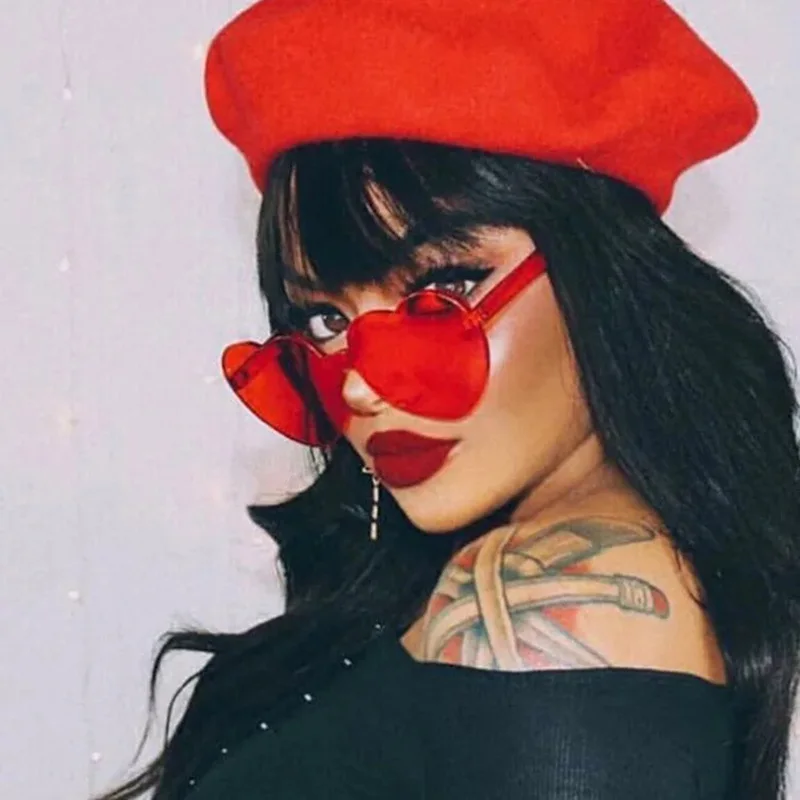 Amor coração forma óculos de sol para mulheres, quadro sem aro, tonalidade clara lente, óculos de sol coloridos, vermelho, rosa, tons amarelos, viagem, feminino