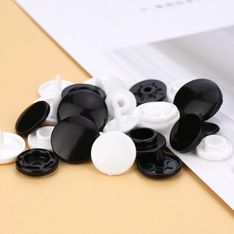 Wholesale 20/50/100Sets Black/White Plastic Snap Poppers Button For Baby Dolls Clothes Press Stud Fasteners Clothing Accessories