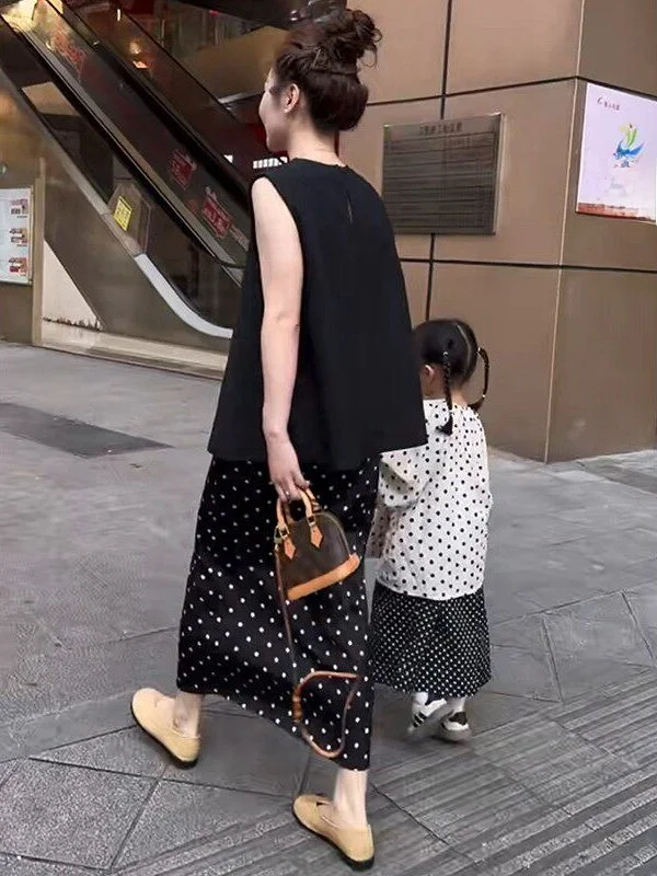 

Fashionable Street Style Women's Summer New Korean Version Sleeveless Top High Waist Polka Dot Skirt Two Piece Set