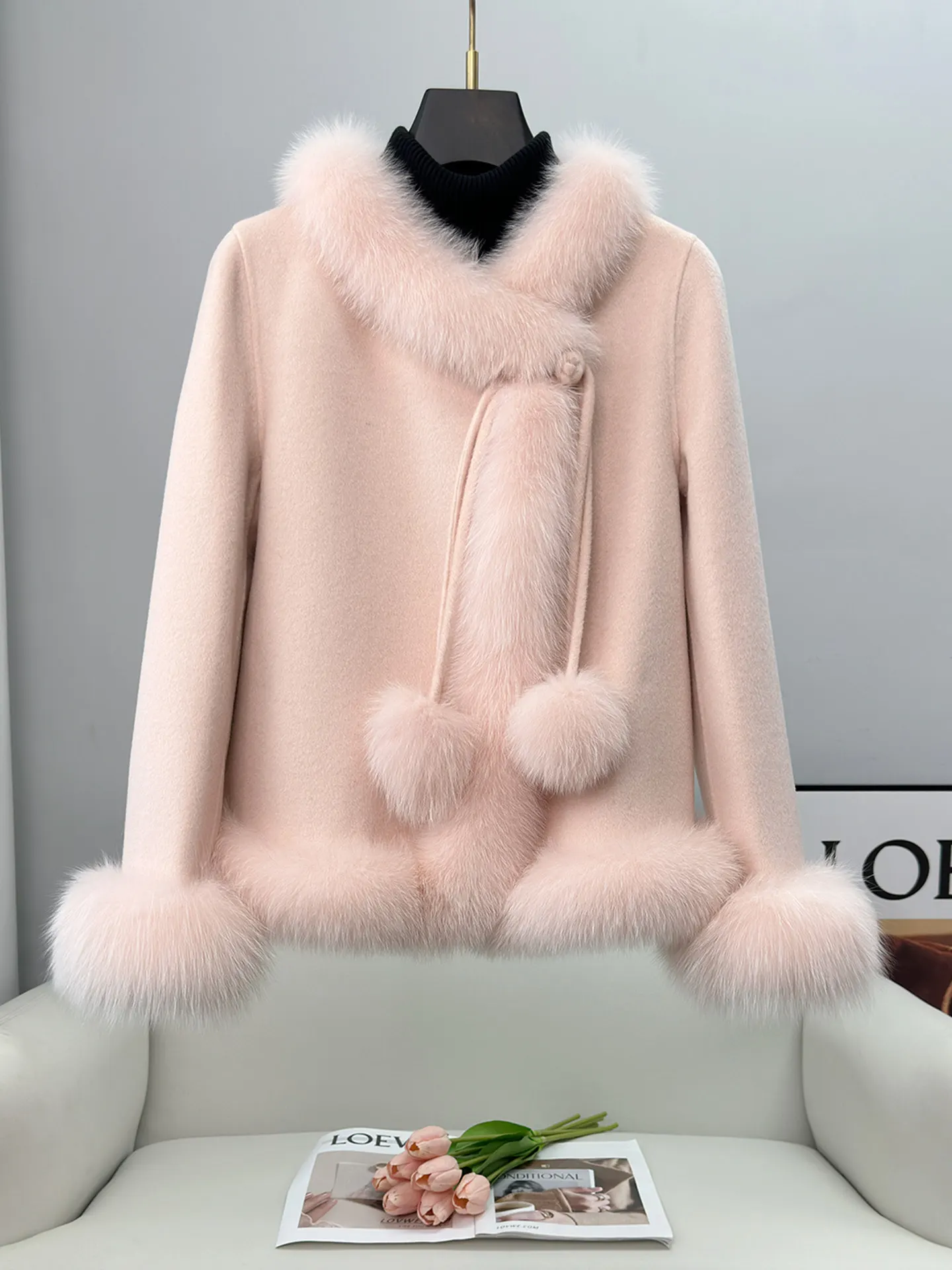 Dwustronny kaszmirowy płaszcz damski typu "Sweet Daughter", krótki fason, nowość na sezon Jesień/Zima 2025, płaszcz z futra lisa i wełny.