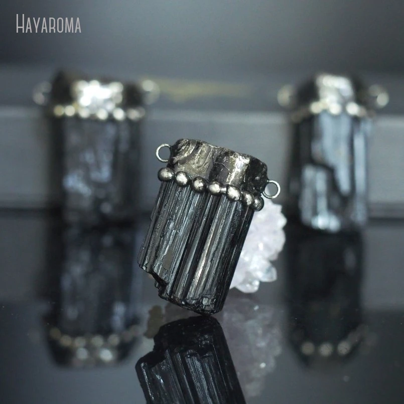 10Pcs Wholesale  Soldered Free Form Vintage Style Handmade Jewelry Antique Silver Color Tin Black Tourmaline Pendant PM49785