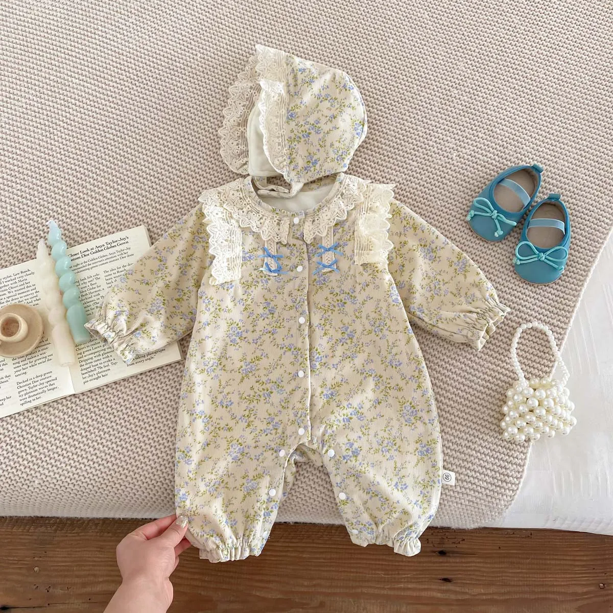 

Вельветовый комбинезон для новорожденных девочек + шапка, хлопковые комбинезоны с цветочным кружевом и длинными рукавами для малышей, осенне-зимнее детское боди