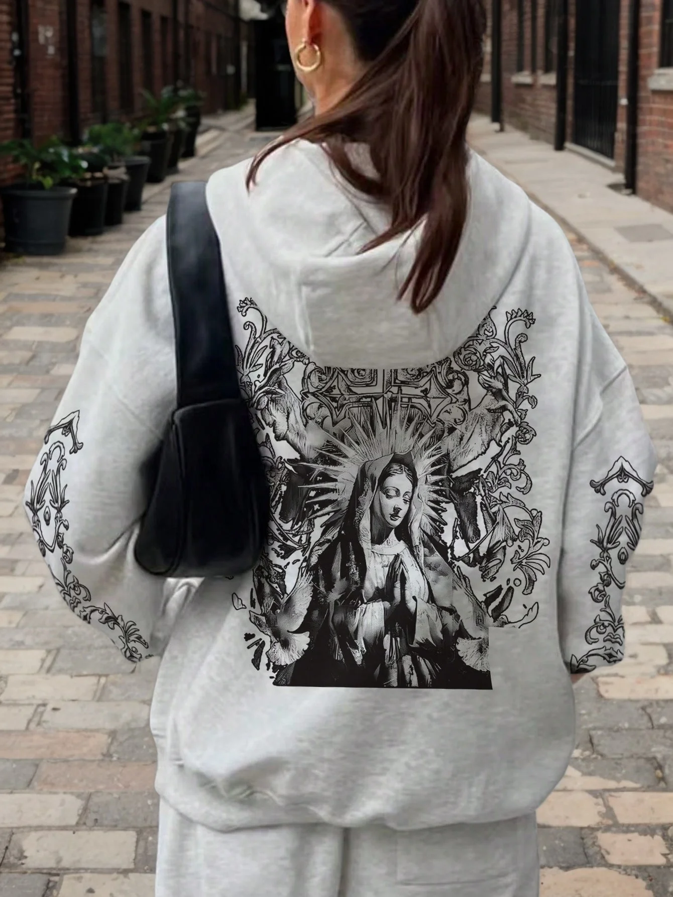 

Женская толстовка оверсайз с графическим принтом - в стиле ретро-стритвир