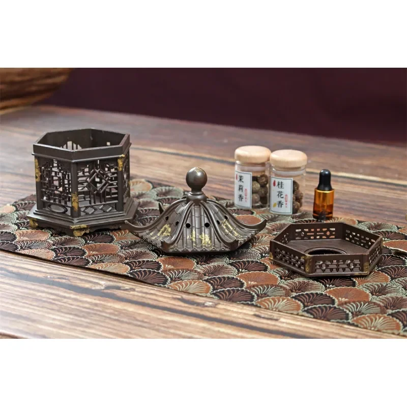 Chinese Antique Incense Burner Hollow Design for Sandalwood Pill Heating Candlestick Home Decor Ornament Jiangnan Style Misty