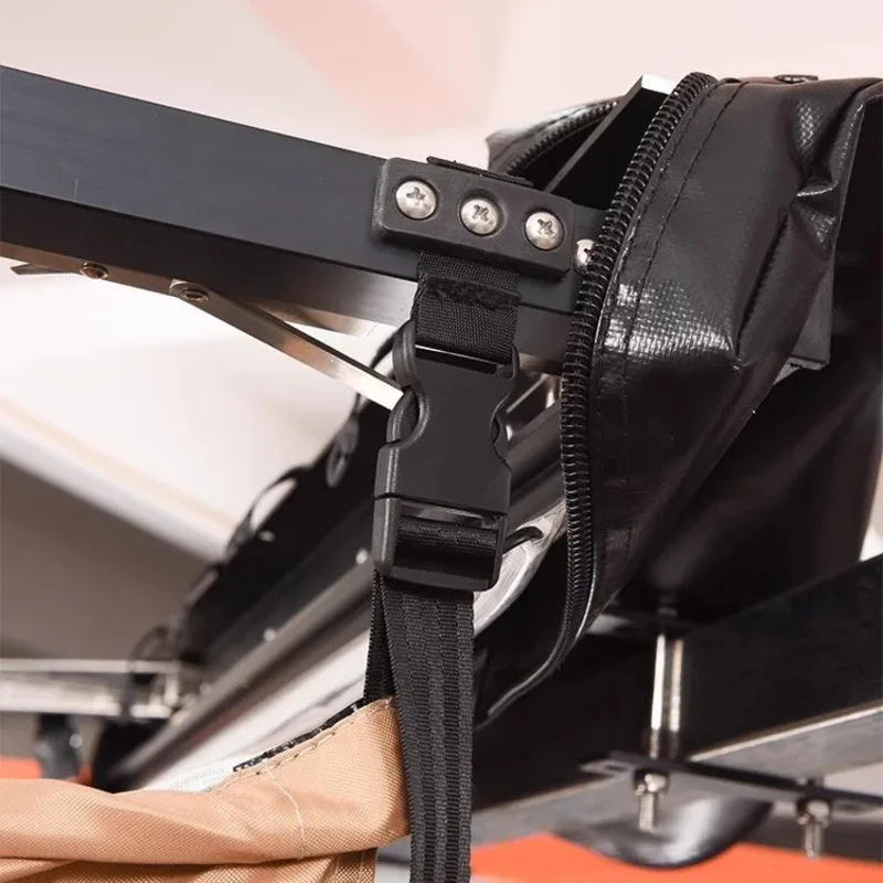 Namiot prysznicowy do samochodu, składany, przenośny, do użytku na zewnątrz, jako toaleta kempingowa lub przewijalnia.