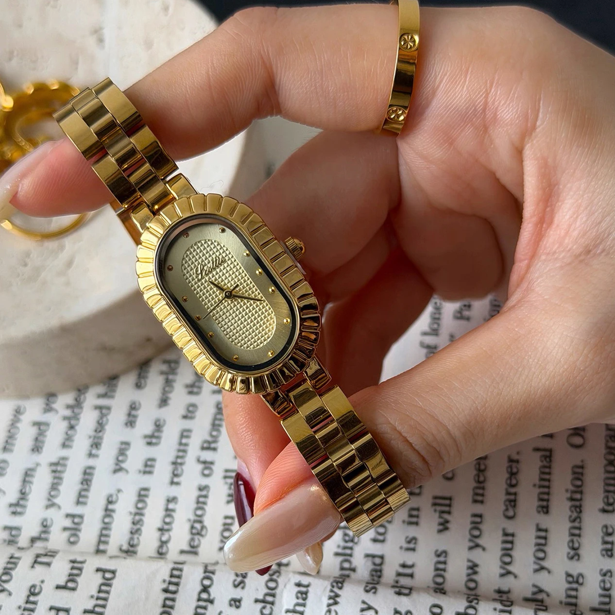 Fashion Personality Temperament Small dial quartz watch For women girl Bracelet watch  Jewelry accessories