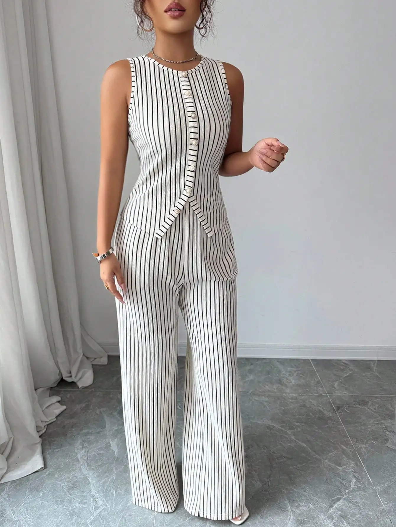 Conjunto Feminino Listrado de 2 Peças: Top Sem Mangas com Botões e Calças de Cintura Alta com Pernas Largas, Estilo Elegante para o Dia a Dia