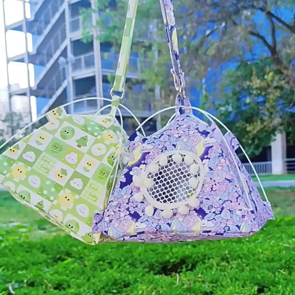 

Triangular Bird Nest Hanging Cage Rainproof Breathable Hanging Tent Stable Portable Parakeet Sleep Hut Bird Standing Rest