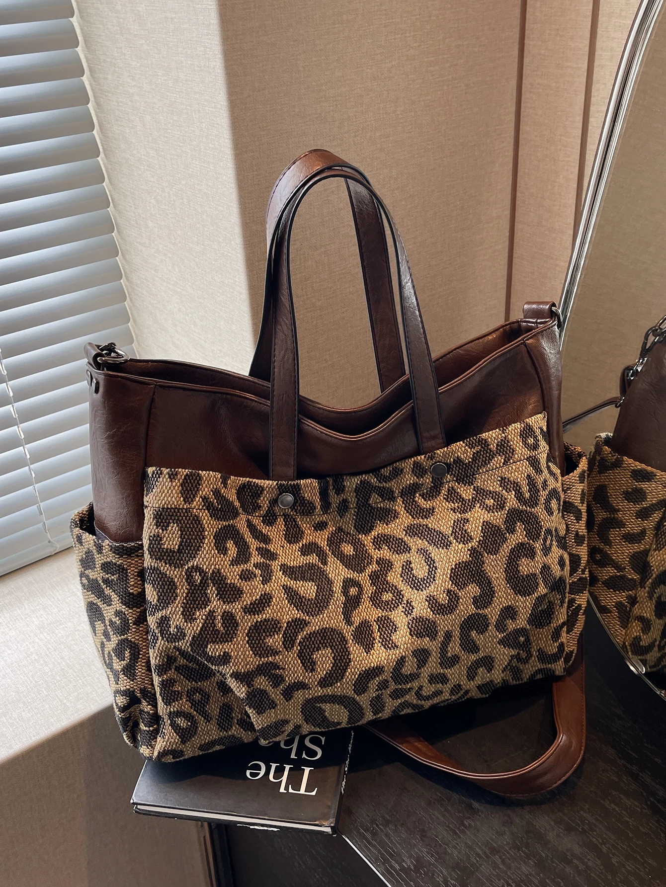 

Retro leopard print large-capacity bevel straddle bag fashion casual single shoulder special bag
