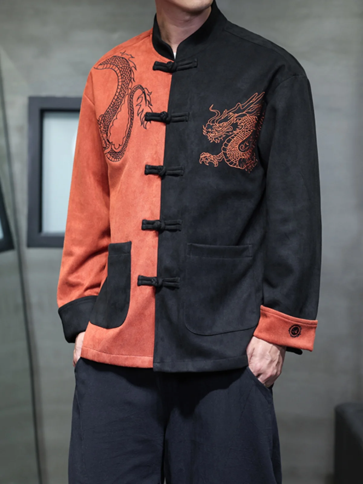 

New Chinese Sle Patchwork Leather Jaet Men's Autumn Winter Faion Deer Skin Velvet Longteng Pattern Coat Hanfu Tang Costume