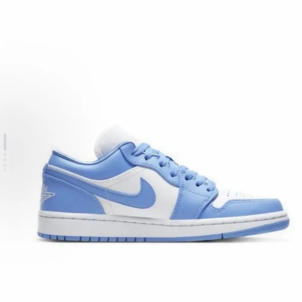 Nike Original Air Jordan 1 Low Men's and Women's Fashion Trend Basketball Shoes Abrasion-resistant Anti-skid Sky Blue