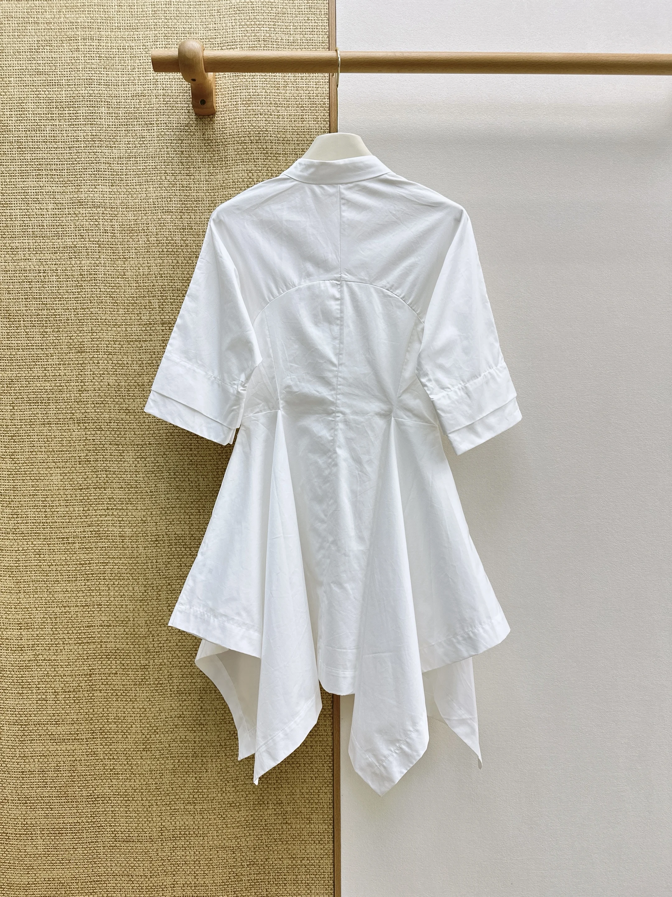 2026 Spring/Summer New Product: Minimalist Style Irregularly-Lined Short-Sleeve Dress