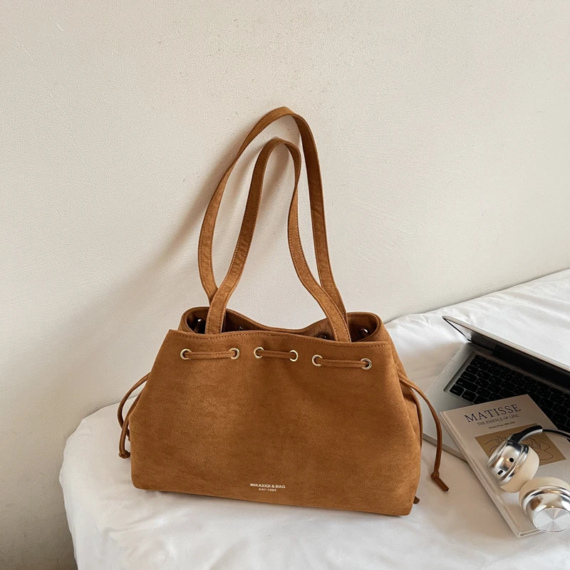 موضة جديدة حقائب كتف من جلد الغزال الصناعي غلق بمشبك خيط الخياطة 2026 سعة كبيرة للتنقل تصميم أنيق حقائب كروس نسائية #1