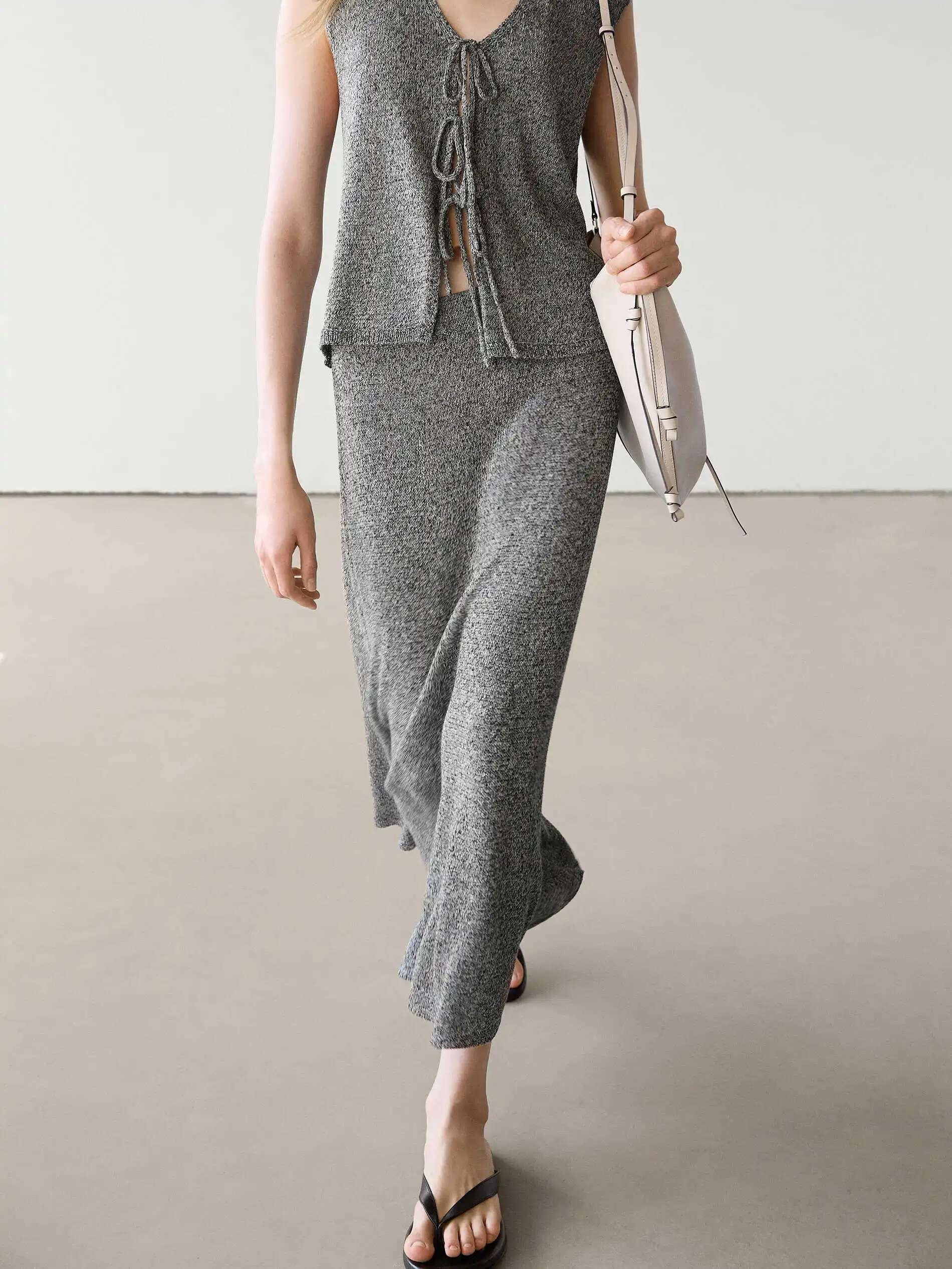 Ethereal Traf Md 2026 YAZHIMEI autumn new style of Ladies casual fashion grey elegant medium long flared knitted skirt
