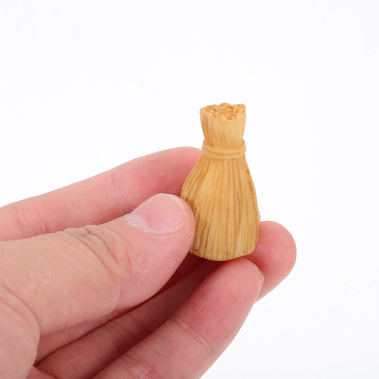 

12Pcs Mini Hay Bale Faux Straw Decoration Autumn Display Small Decorative Haystack Farm Halloween Snow Village Accessories