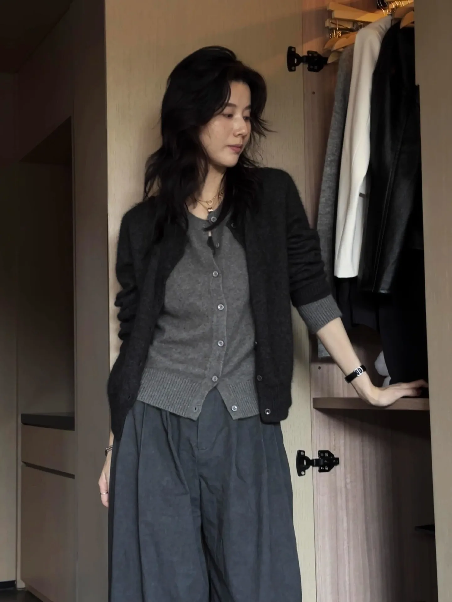 100% 순모 페이크 투피스 레이지 스웨터 가디건 다크 그레이 고품질 울 니트 탑 여성 디자인 감각 심플 출퇴근용