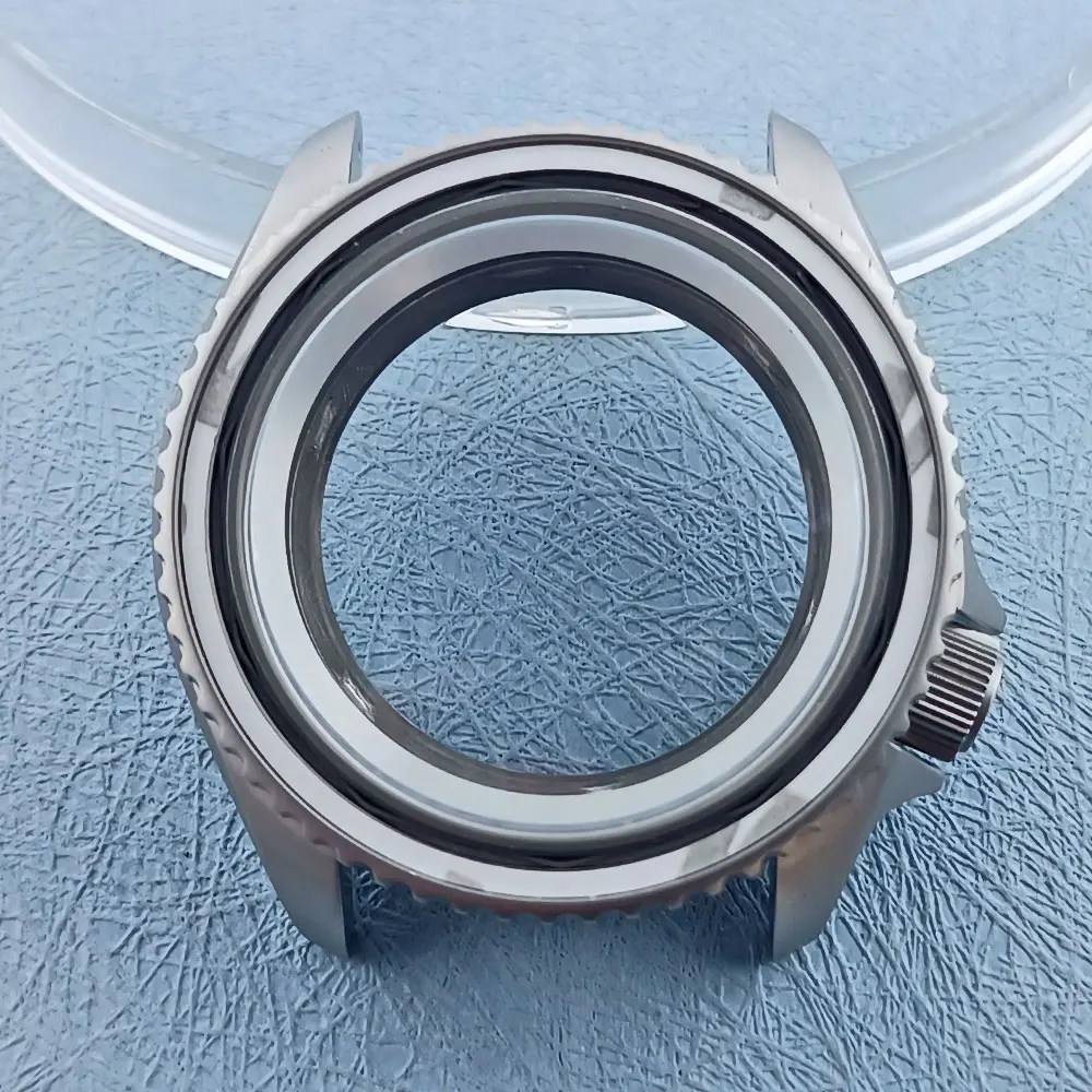 

Корпус часов SKX 007 матового серебристого цвета, 41 мм, с механизмом NH34/NH35/NH36, циферблат 28,5 мм, куполообразное сапфировое стекло, детали из нержавеющей стали 316L.