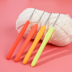 4Pcs/set Aluminum Plastic Handle Crochet Hook Weave Knit Needles Set 1.0-1.75mm Knitting Crochet Hooks Set Women DIY Craft Tools