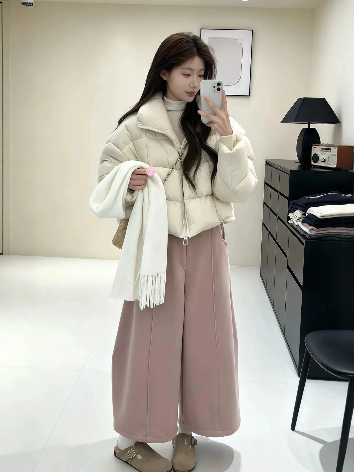 

Зимний модный комплект: милая короткая хлопковая куртка и брюки с широкими штанинами, мягкая женская одежда, теплый и комфортный наряд больших размеров.