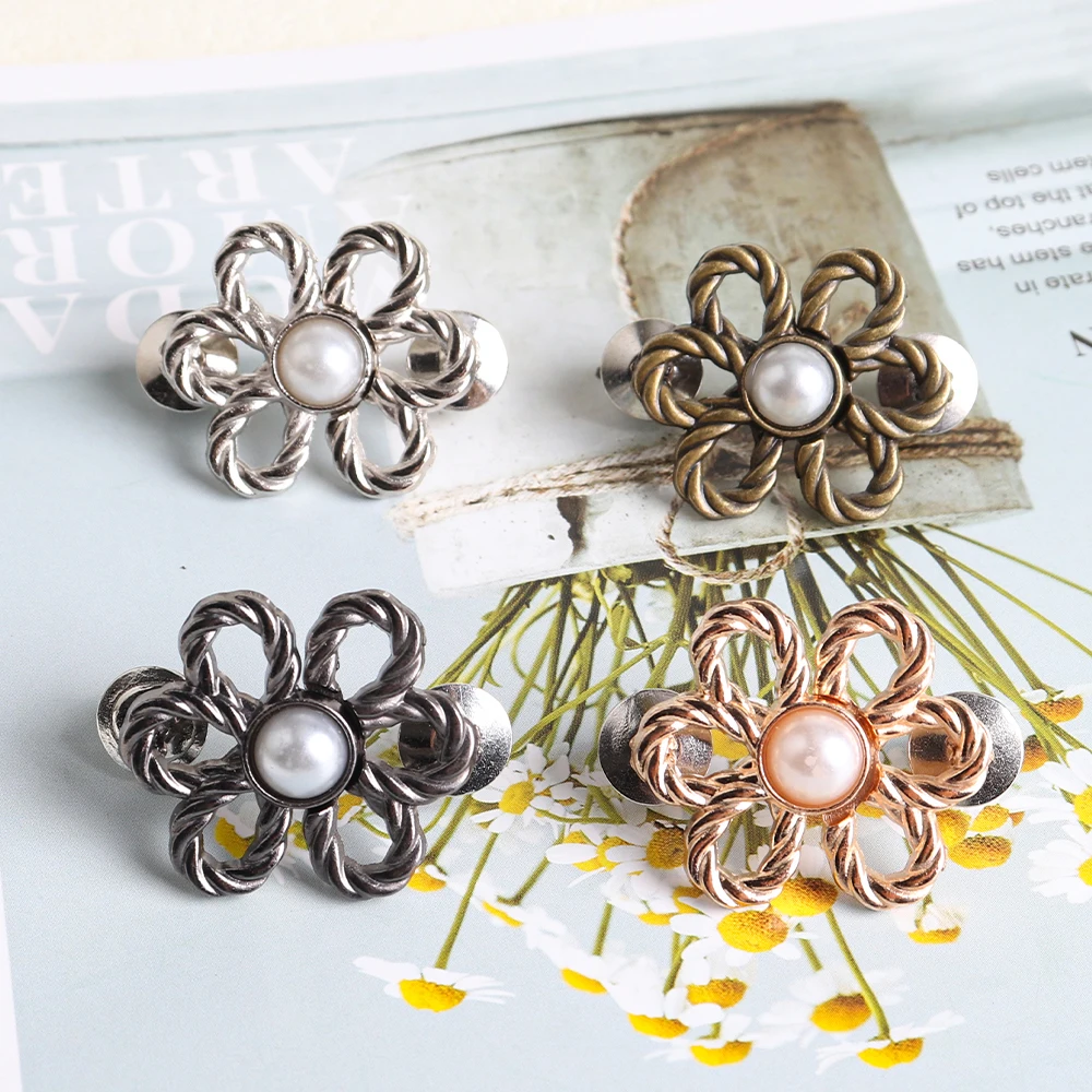 Metal flower shaped waistband buckle jeans with adjustable waist circumference, detachable and nail free elastic buckle