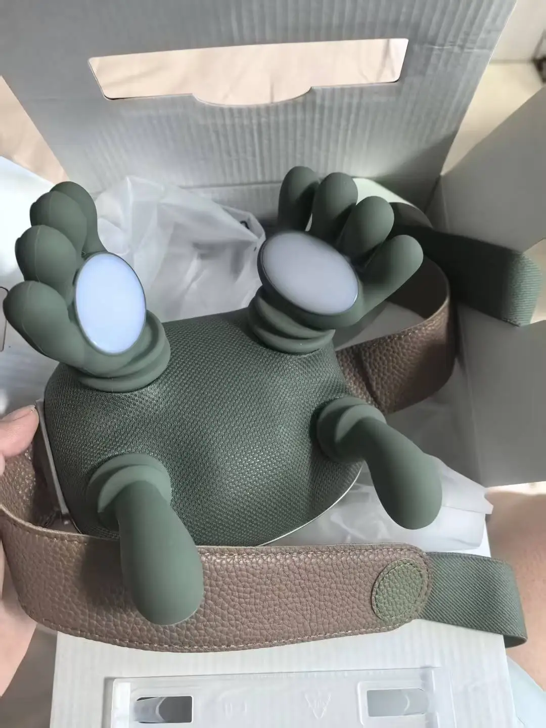 N8 مدلك بدون شعار بيونيك مدلك يدوي الأشعة تحت الحمراء مدلك الرقبة مدلك منزلي محمول